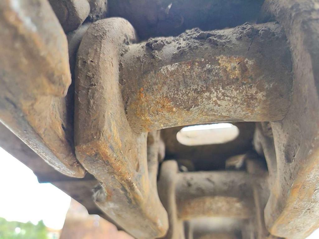 New Holland E245 Photo 13