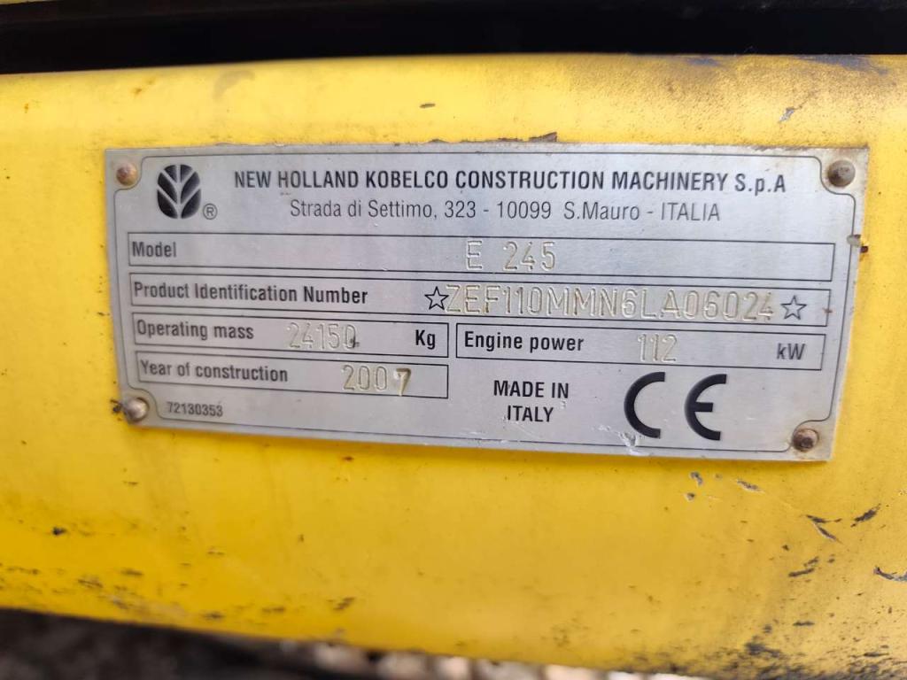 New Holland E245 Photo 16