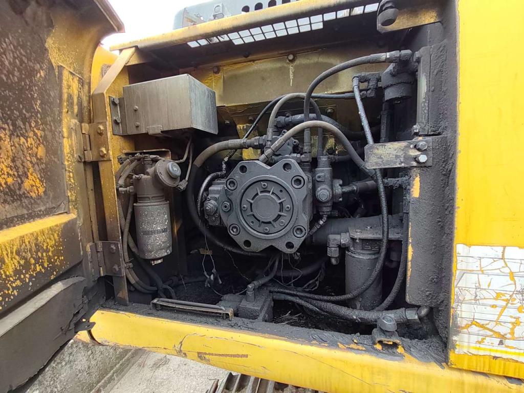 New Holland E245 Photo 8