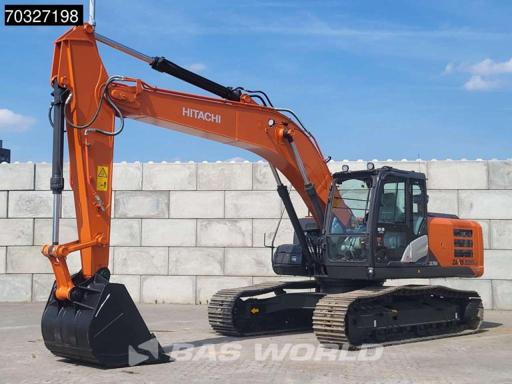 Hitachi ZX220 LC-5G ISUZU ENGINE Photo 2