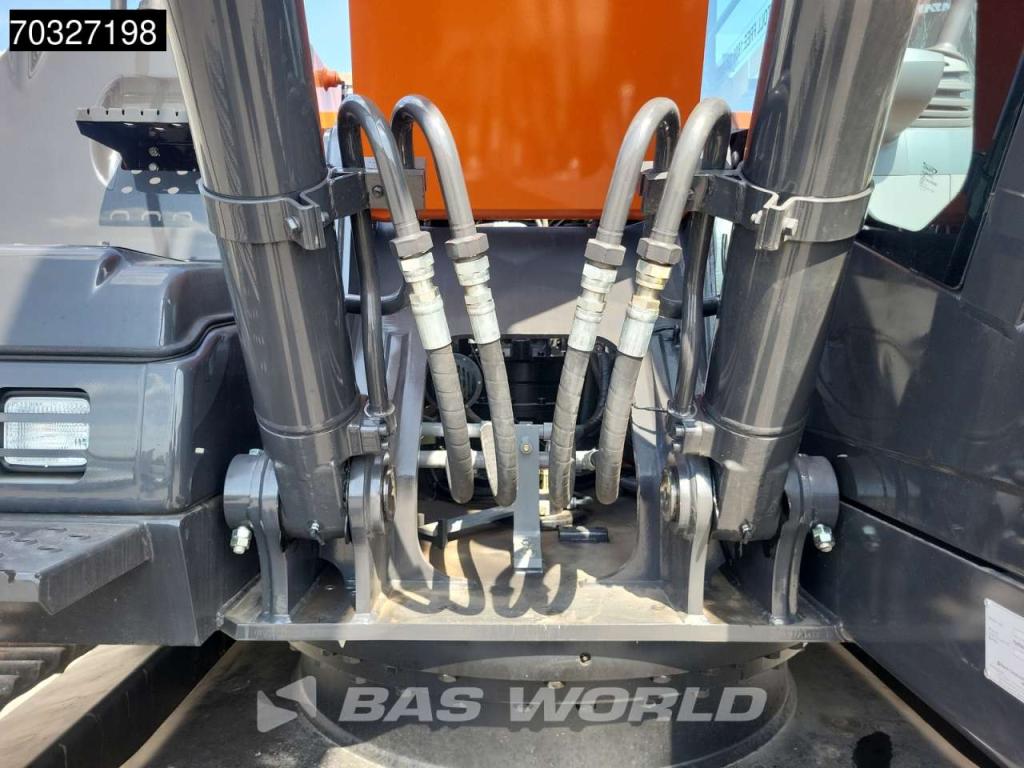 Hitachi ZX220 LC-5G ISUZU ENGINE Photo 24
