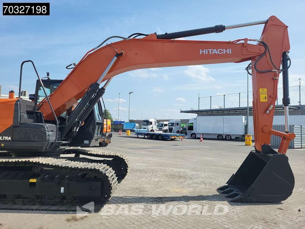 Hitachi ZX220 LC-5G ISUZU ENGINE Photo 9