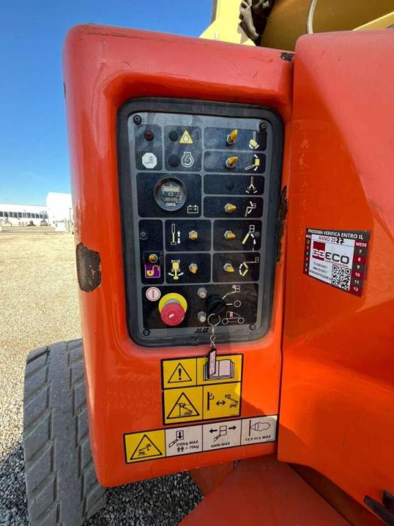 JLG E450 AJ Photo 6