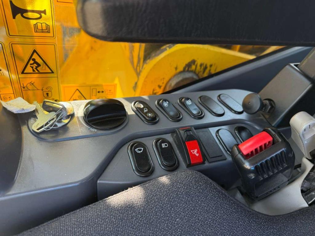 Komatsu PC210 NLC-11 Photo 18