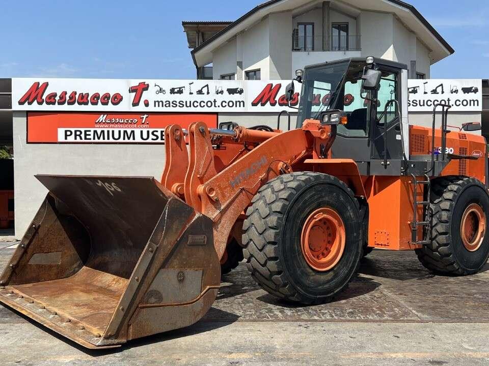 Hitachi ZW330 Photo 1