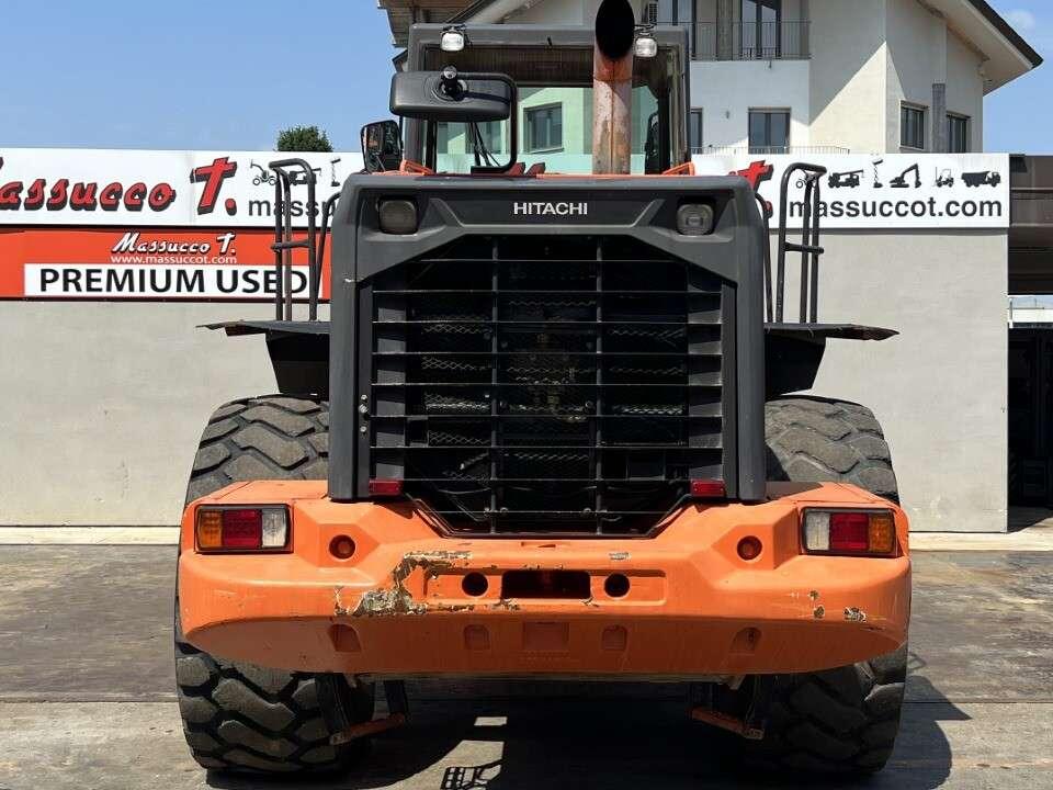 Hitachi ZW330 Photo 12