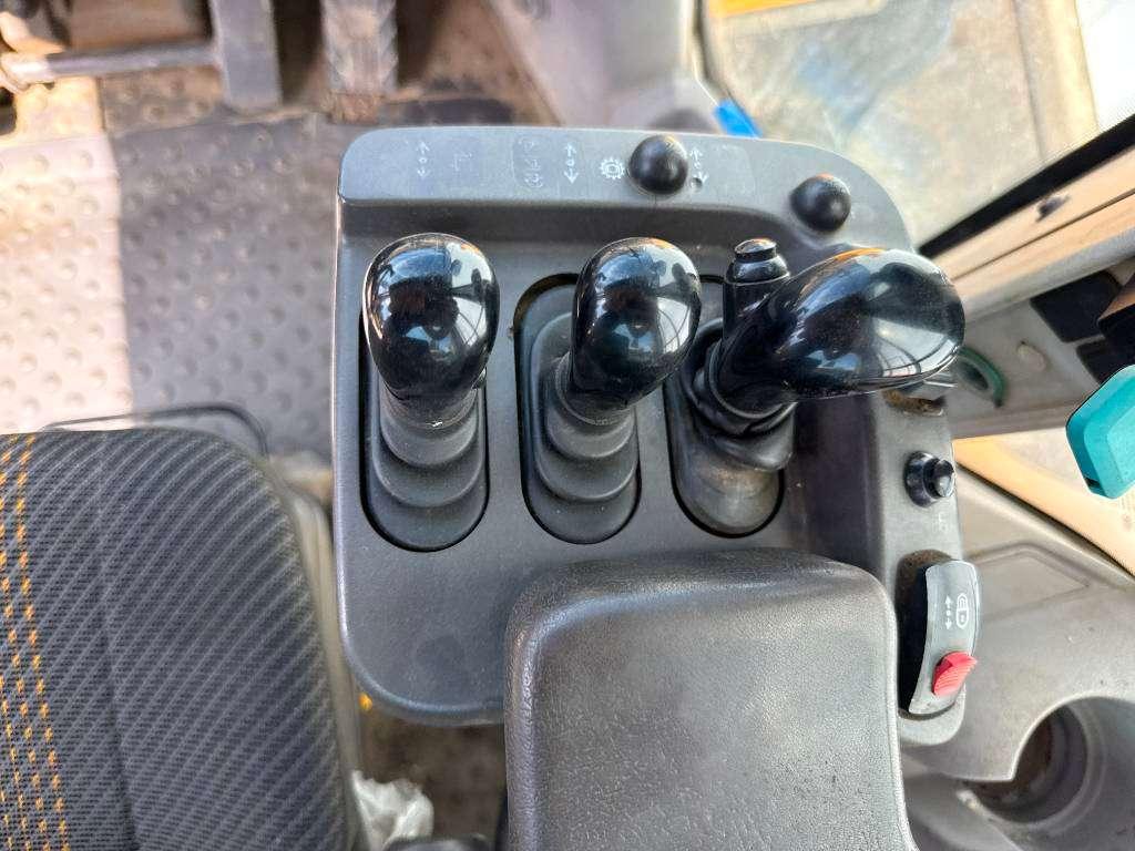 Volvo L150H - 3rd Function / Automatic Greasing Photo 10