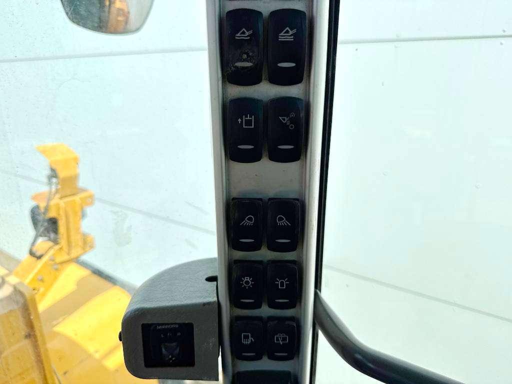 Volvo L150H - 3rd Function / Automatic Greasing Photo 12