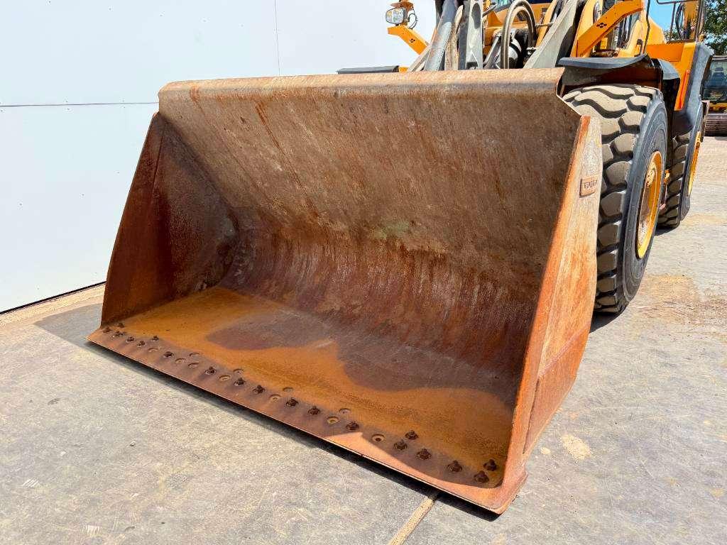 Volvo L150H - 3rd Function / Automatic Greasing Photo 15