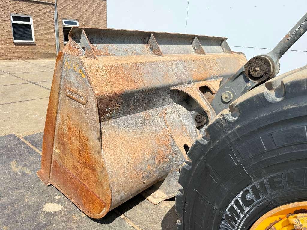 Volvo L150H - 3rd Function / Automatic Greasing Photo 16