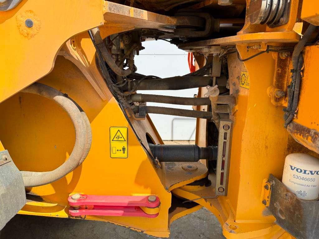 Volvo L150H - 3rd Function / Automatic Greasing Photo 26