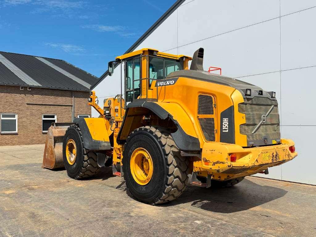Volvo L150H - 3rd Function / Automatic Greasing Photo 3
