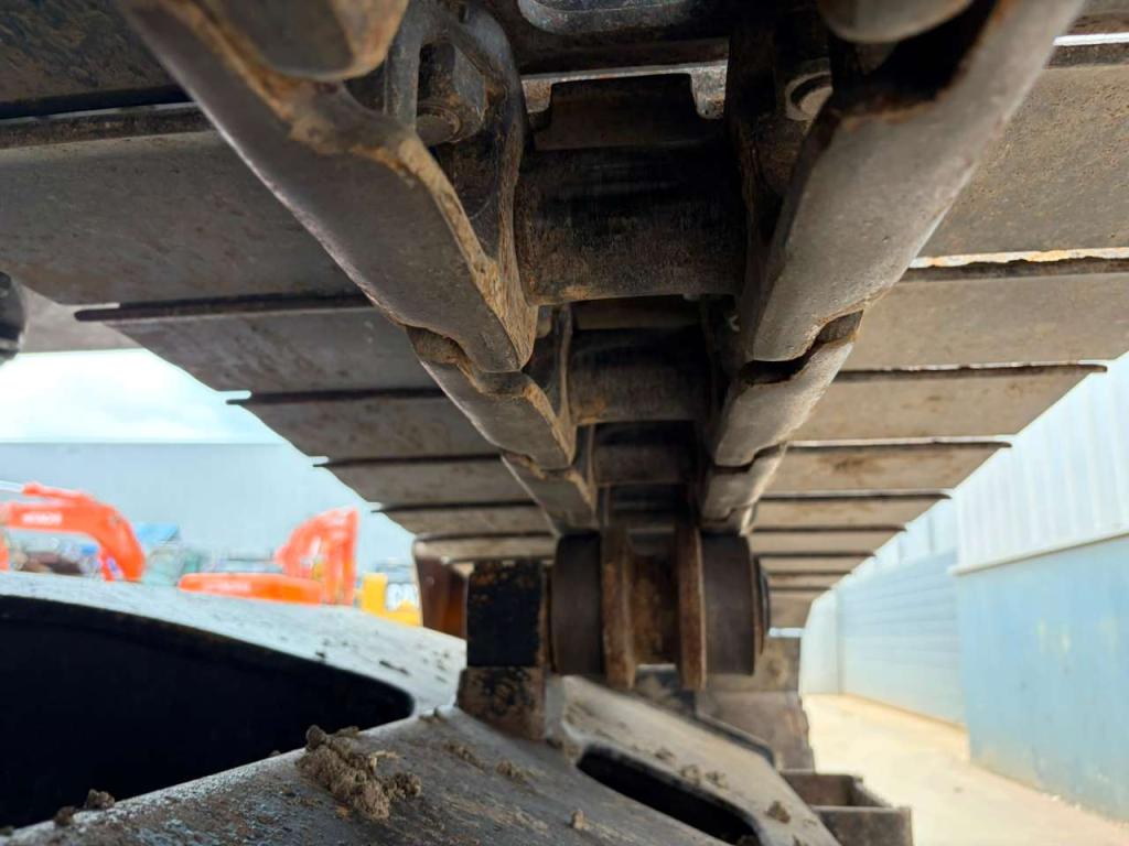 Hitachi ZX210-6 Photo 21