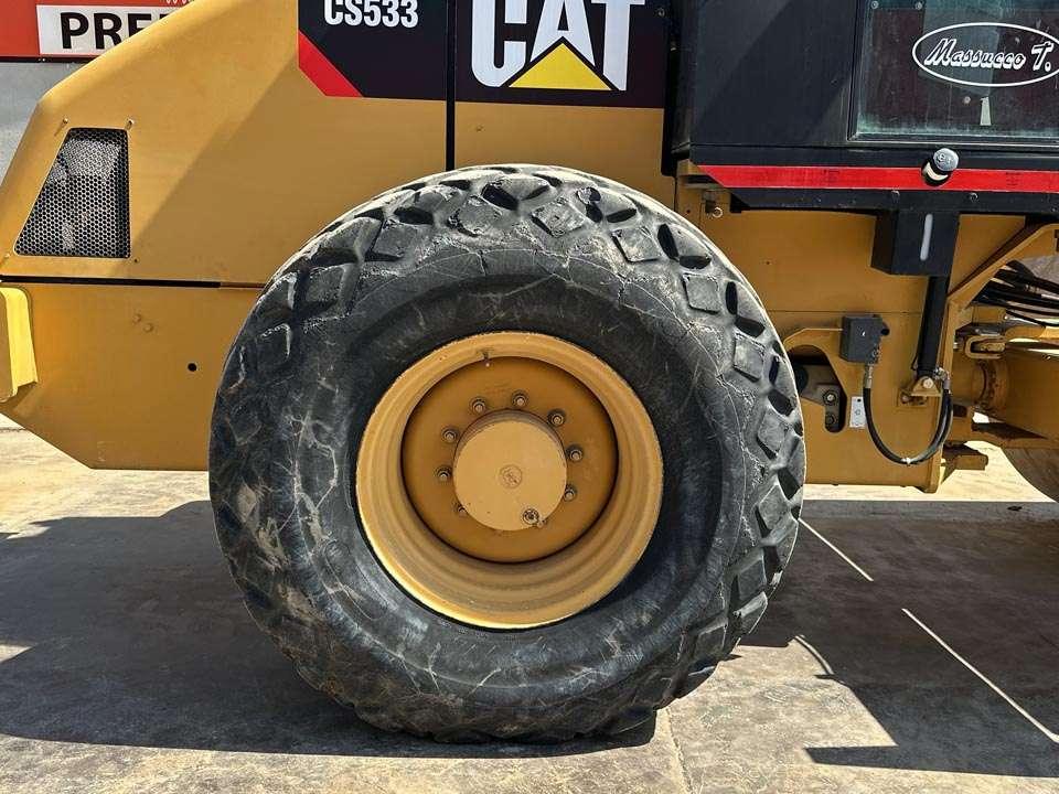 Caterpillar CS-533E Photo 4