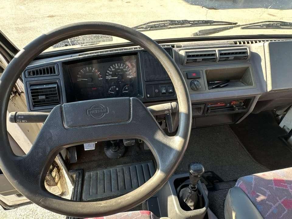 Nissan Trade 100 4x2 Photo 10