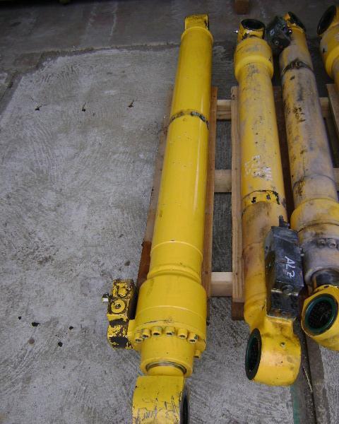 Kit de pistons pour New Holland E 215 Photo 4