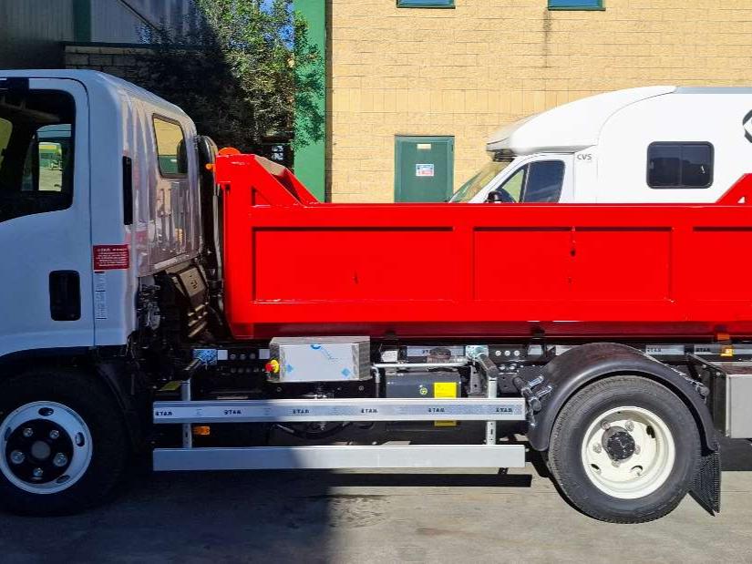 Isuzu M 29 Photo 16
