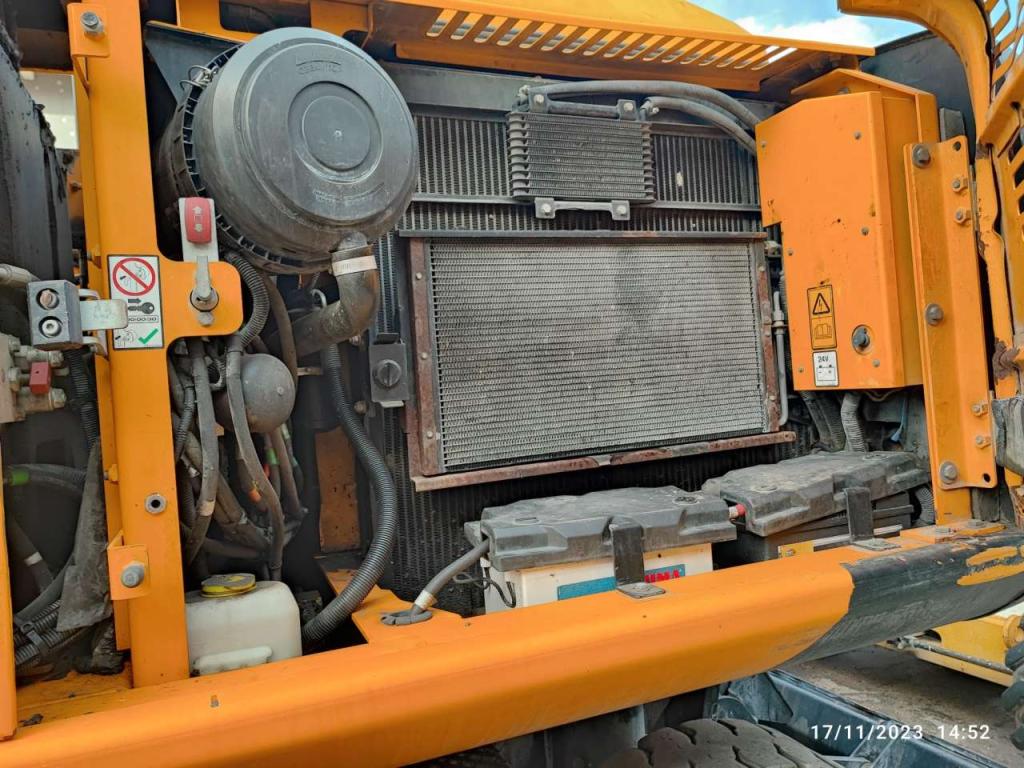 JCB JS175W Photo 4