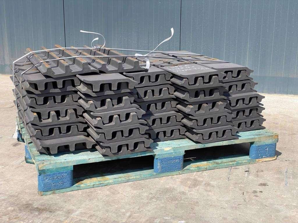 Train de roulement pour Case CX330 / CX350 Shoes/Pads Photo 3