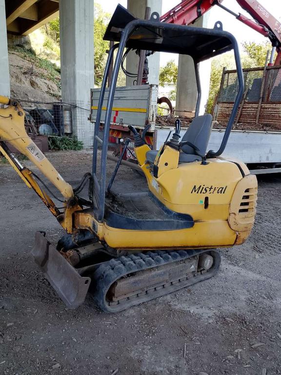 Komatsu PC 12r Photo 2