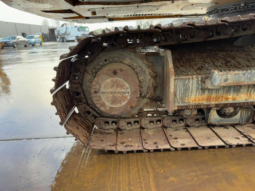Liebherr R926 LC Photo 19