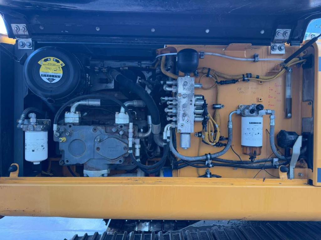 Liebherr R926 LC Photo 24