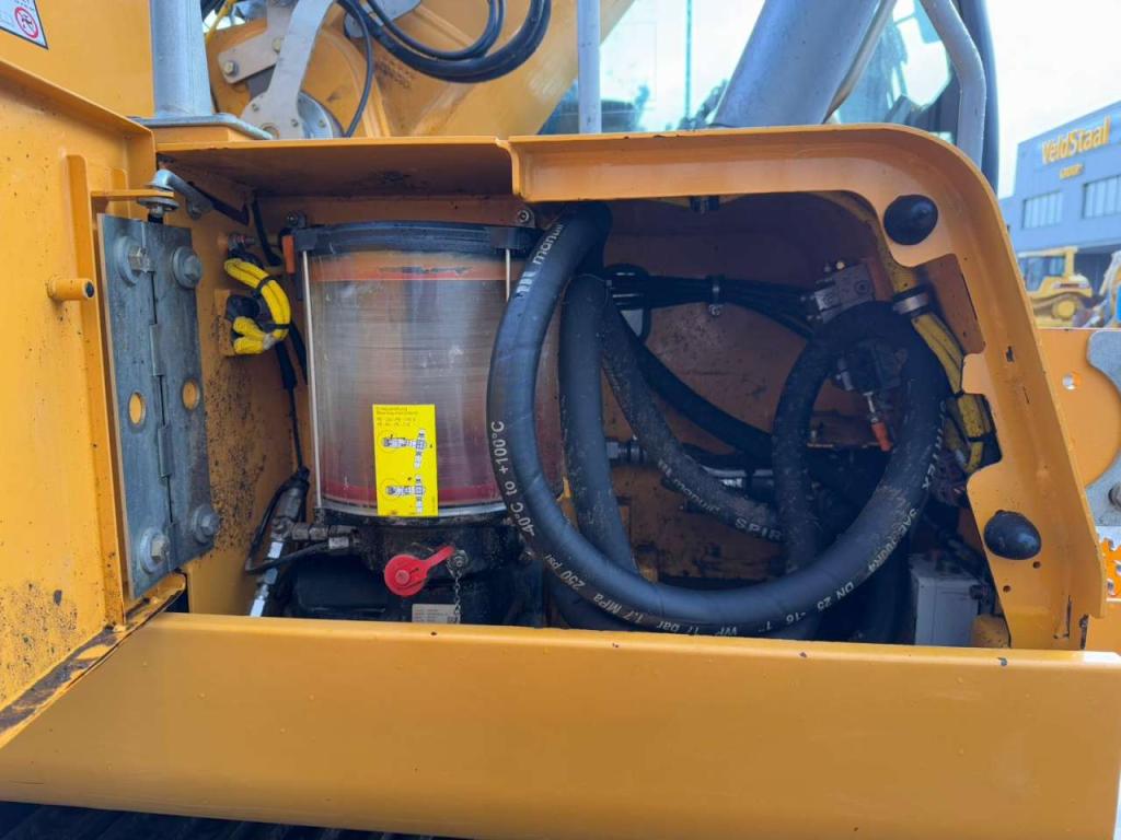 Liebherr R926 LC Photo 25