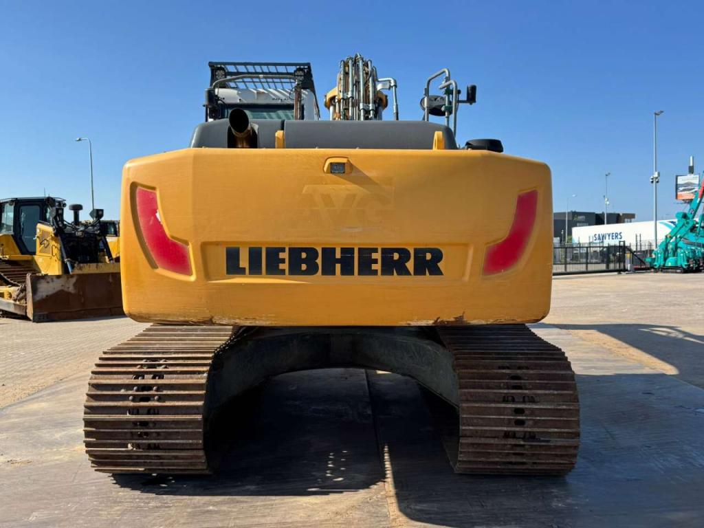 Liebherr R926 LC Photo 4