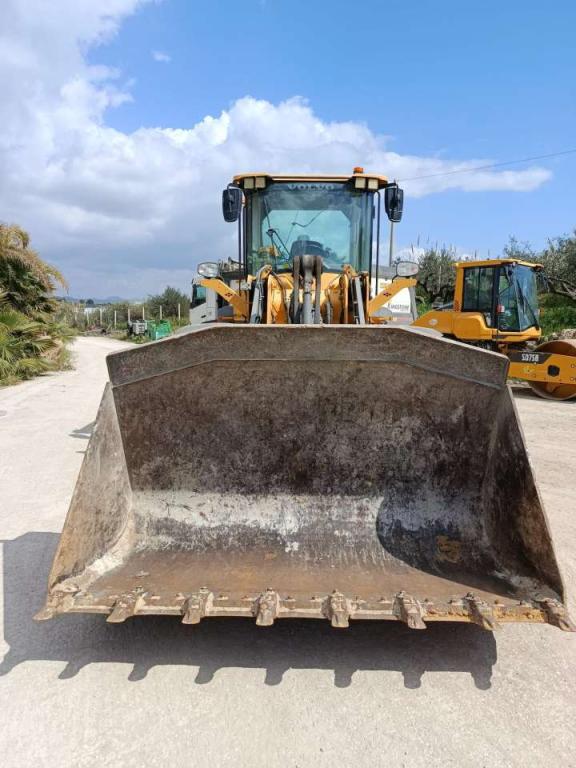 Volvo L90H Photo 3
