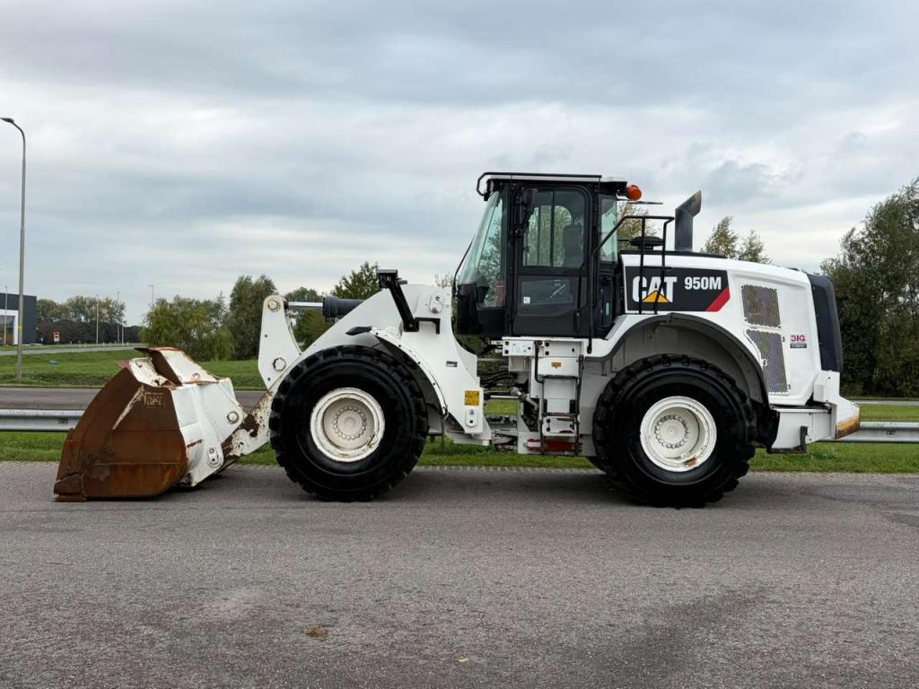 Caterpillar 950M Photo 1