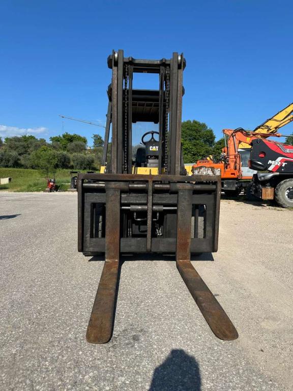 Caterpillar DP50K Photo 2