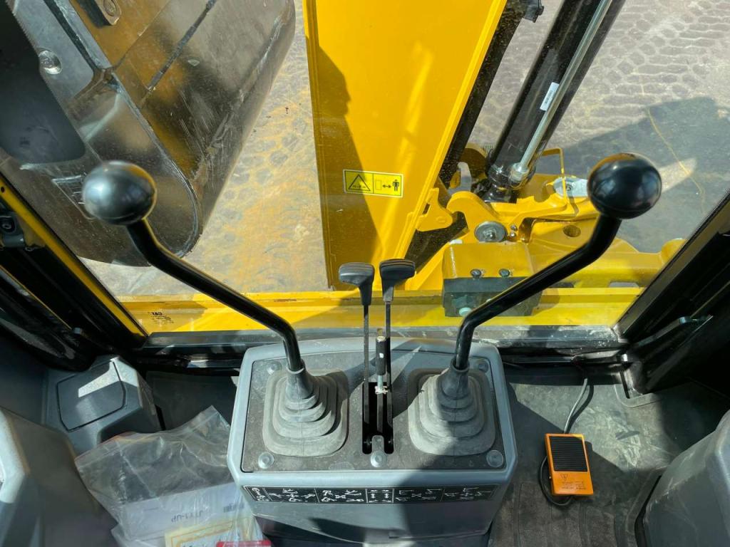 Caterpillar 424 Photo 23