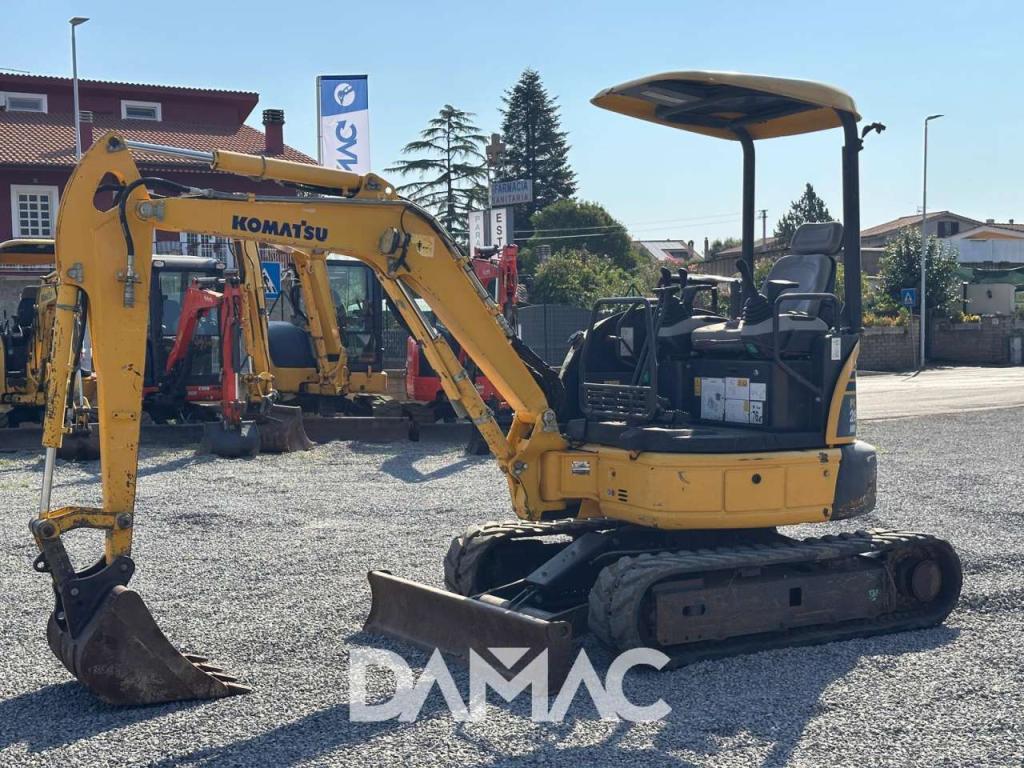 Komatsu PC26MR-3 Photo 7