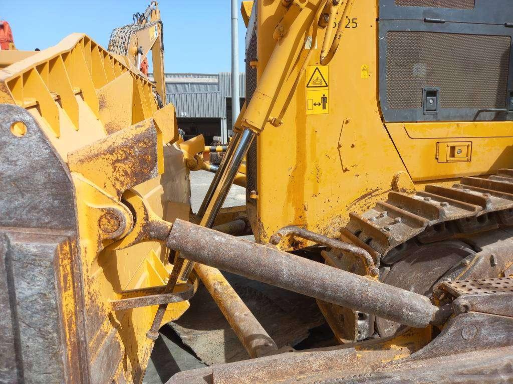 Komatsu D275A-5R (EXW - Abu Dhabi) Photo 23