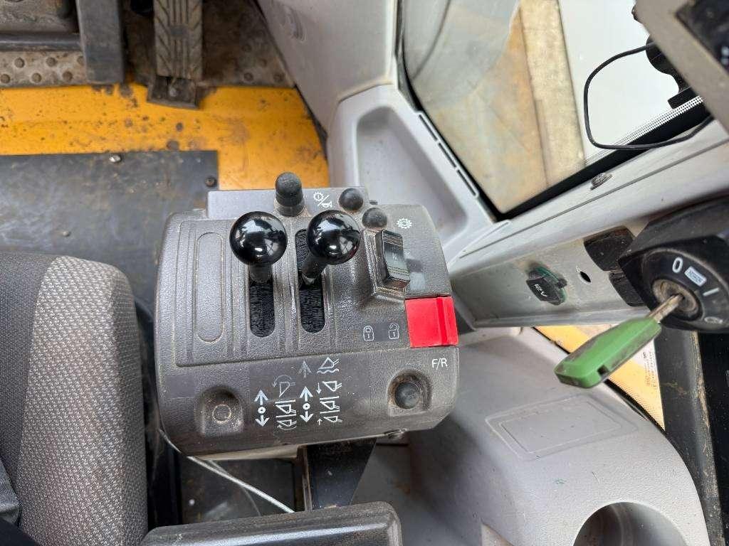 Volvo L60H - Backup Camera / Quick Coupler Photo 10