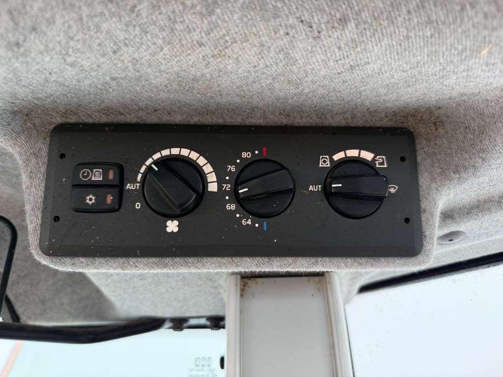 Volvo L60H - Backup Camera / Quick Coupler Photo 13