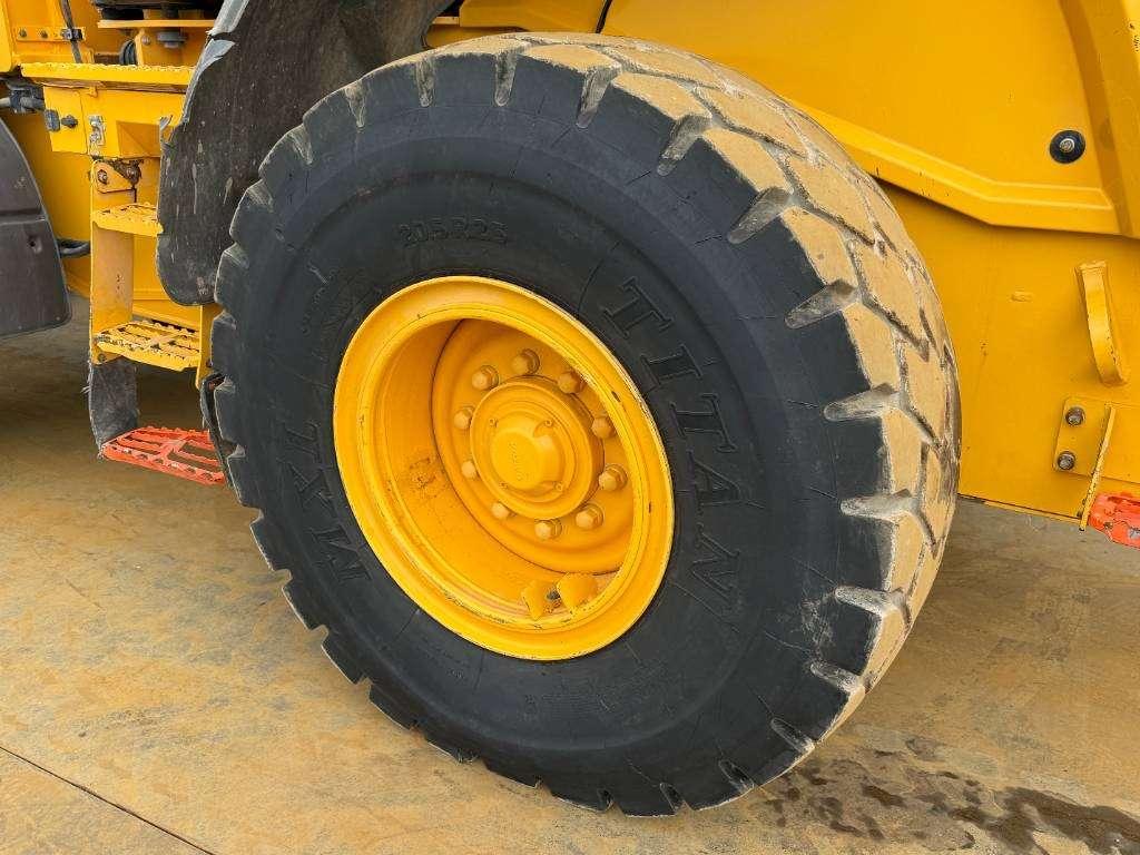 Volvo L60H - Backup Camera / Quick Coupler Photo 23