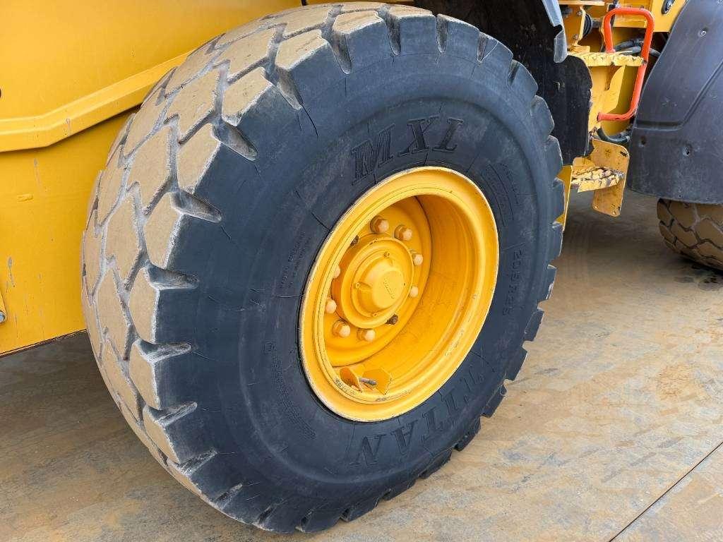 Volvo L60H - Backup Camera / Quick Coupler Photo 24