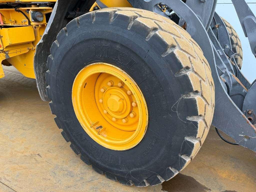 Volvo L60H - Backup Camera / Quick Coupler Photo 25