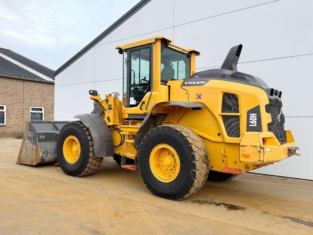 Volvo L60H - Backup Camera / Quick Coupler Photo 3