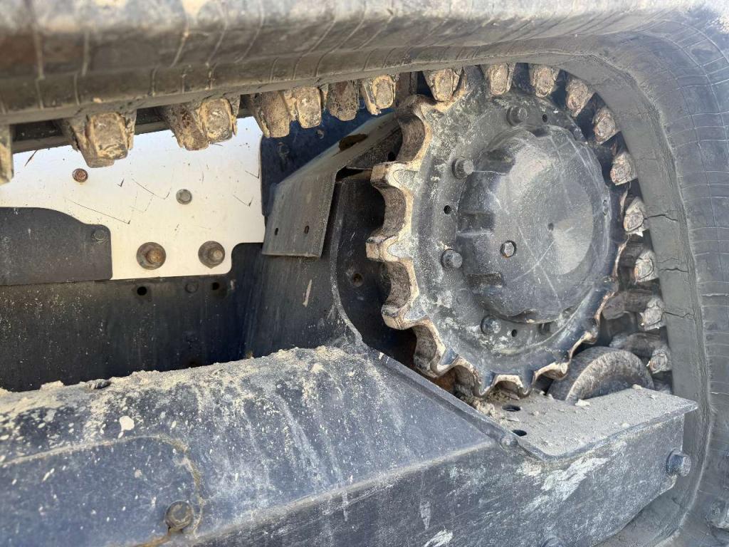 Bobcat T770 Photo 10