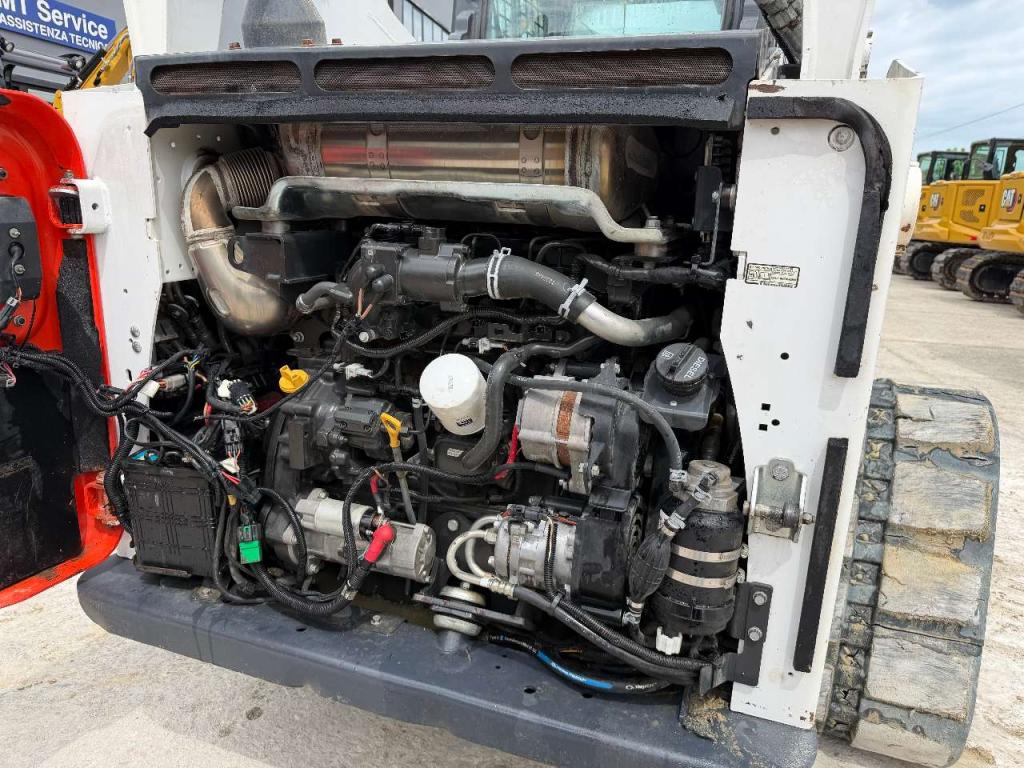 Bobcat T770 Photo 3