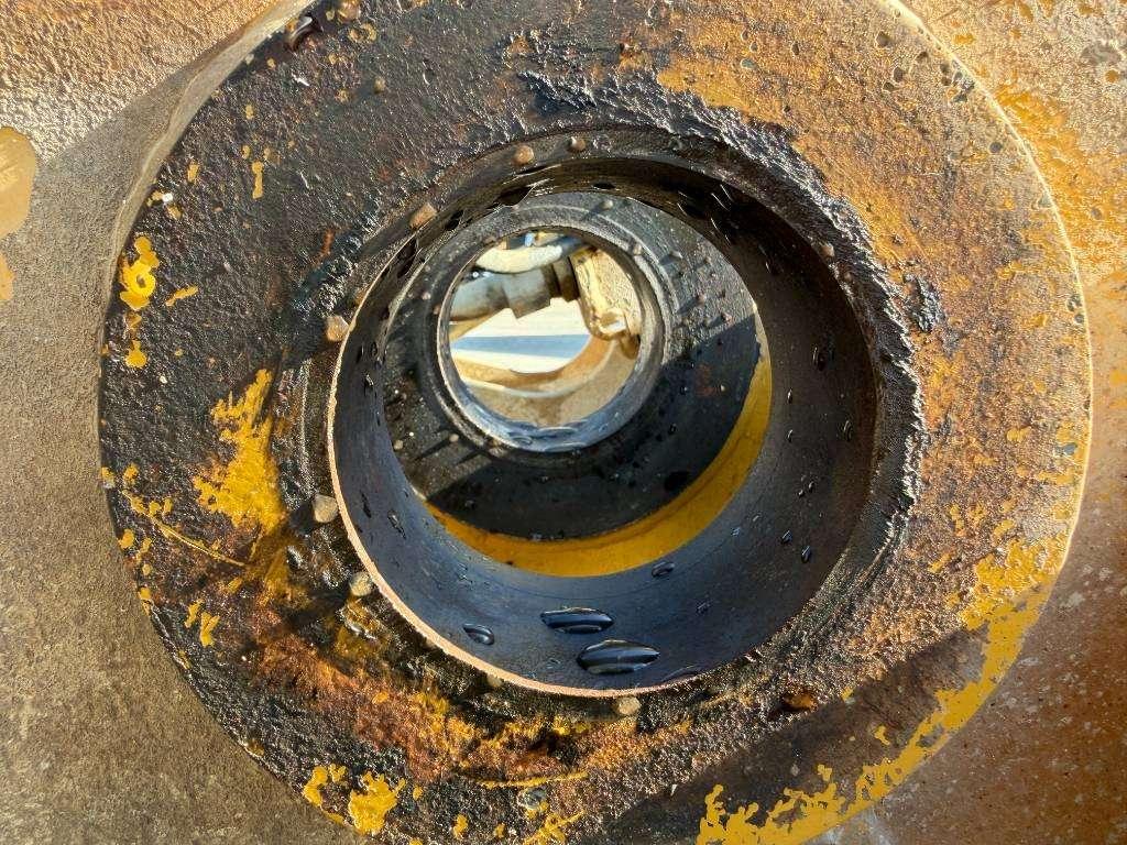 Volvo ISO - Caterpillar 938K / 938M Lundberg Photo 9