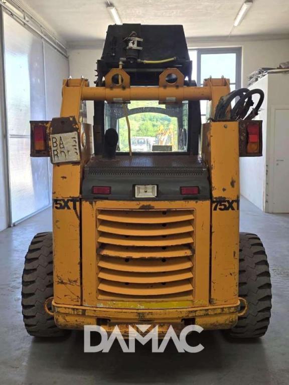 Case 75XT Photo 4