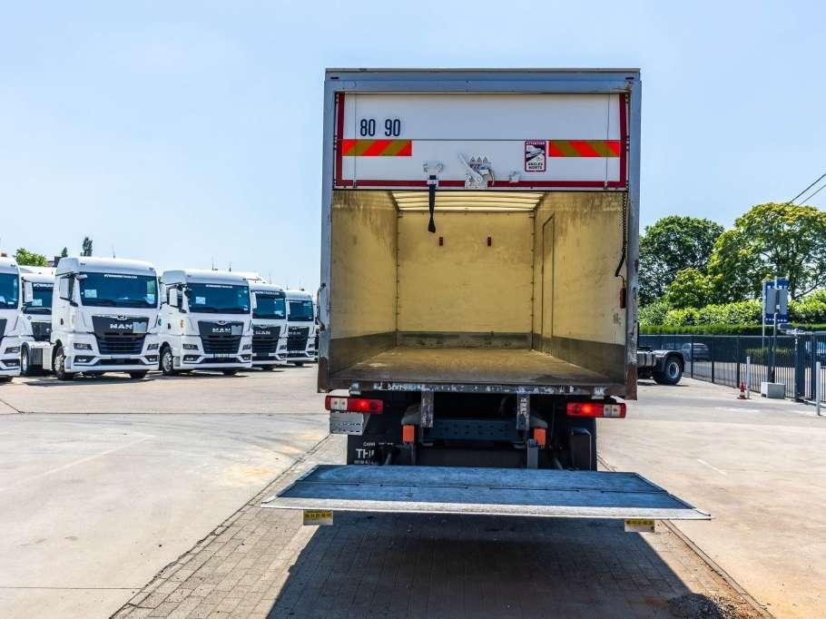 Renault D26.320-6x2+DHOLLANDIA 2T. Photo 10
