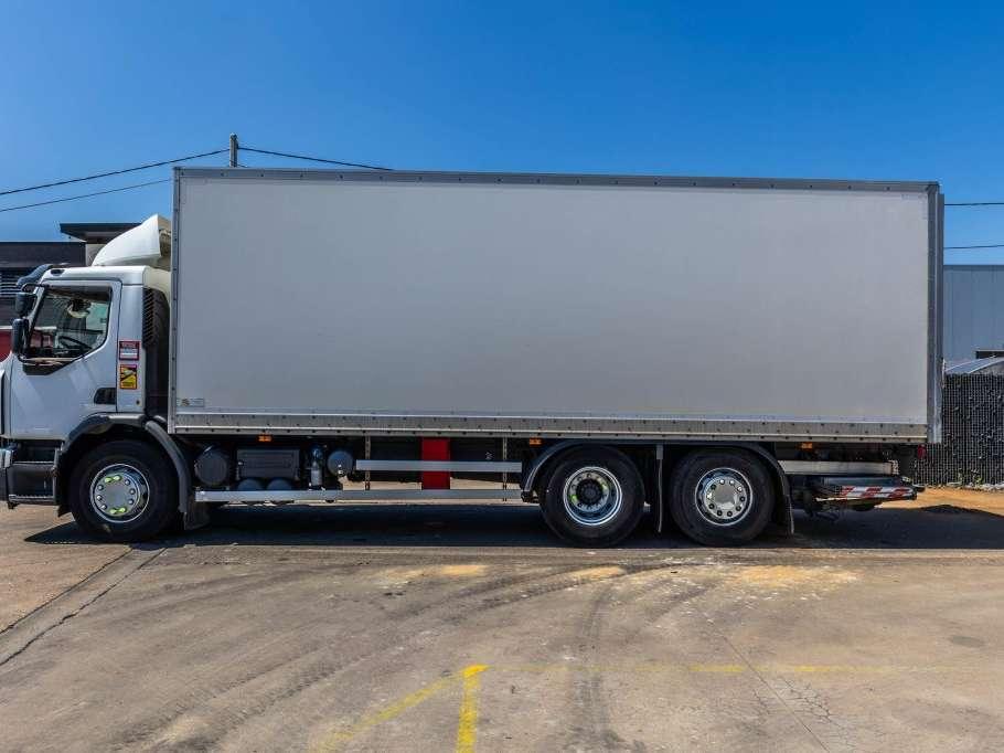 Renault D26.320-6x2+DHOLLANDIA 2T. Photo 2
