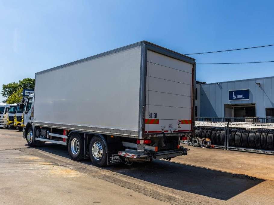 Renault D26.320-6x2+DHOLLANDIA 2T. Photo 3