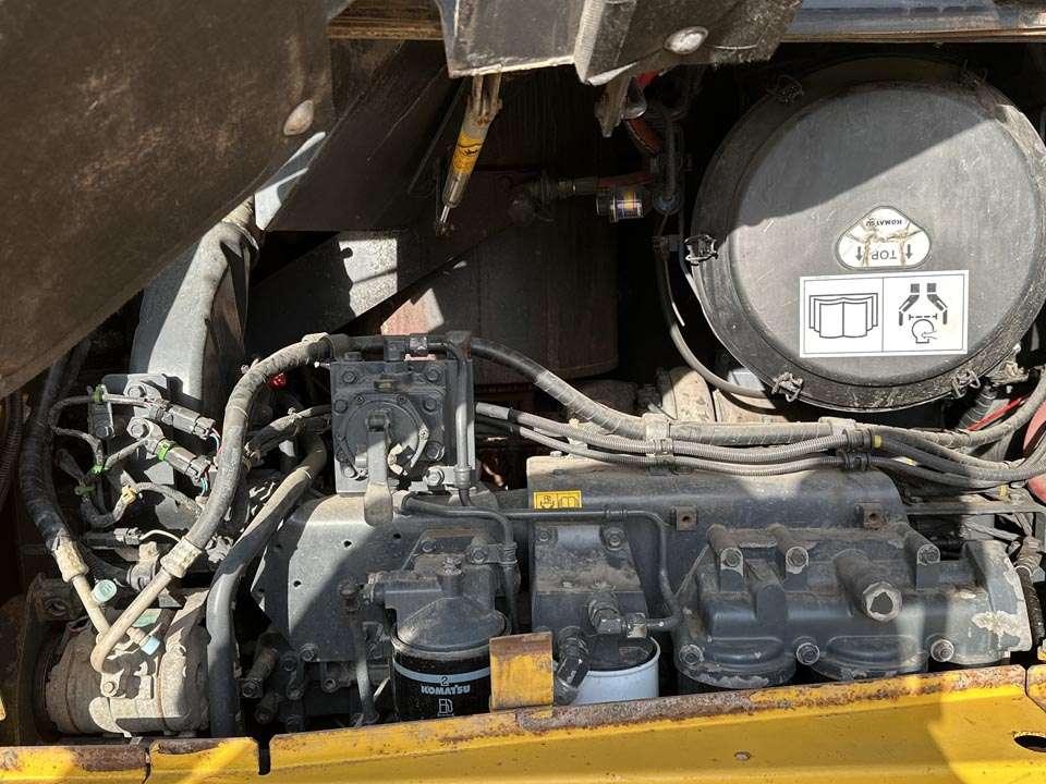 Komatsu D275AX Photo 10