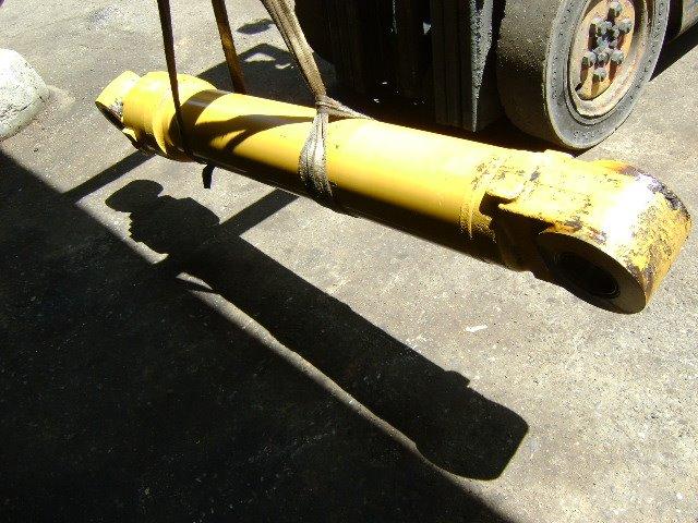 Piston pour pelle (stick) pour Caterpillar 320 B Photo 1