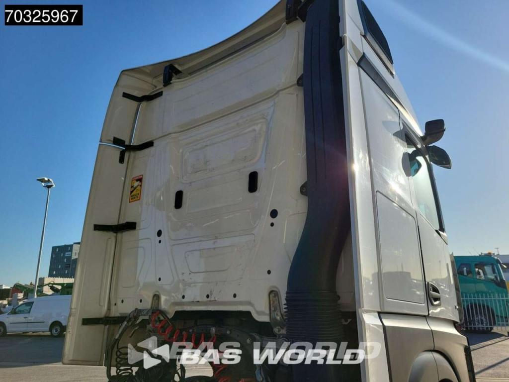 Mercedes-Benz Actros 1845 4X2 BigSpace Retarder 2x Tanks Standklima Navi Photo 11